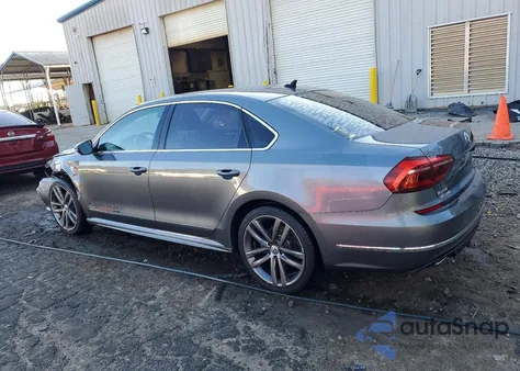2017 Volkswagen Passat R-Line z USA, uszkodzony, nr VIN 1VWDT7A31HC061763
